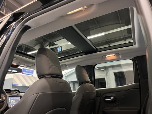 Used 2019 Jeep Renegade Trailhawk image 33