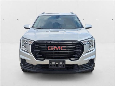 Used 2022 GMC Terrain SLE w/ Driver Convenience Package image 2