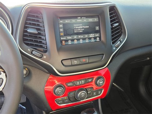 Used 2020 Jeep Cherokee Latitude Plus image 25