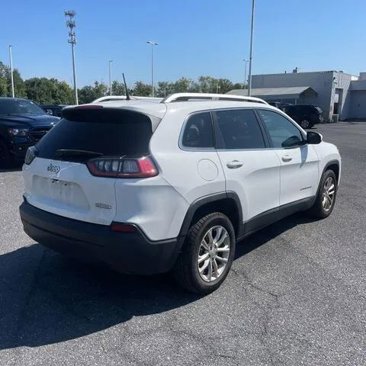 Used 2019 Jeep Cherokee Latitude w/ Cold Weather Group image 2