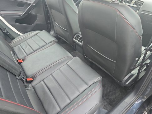 Used 2020 Volkswagen GTI SE image 11