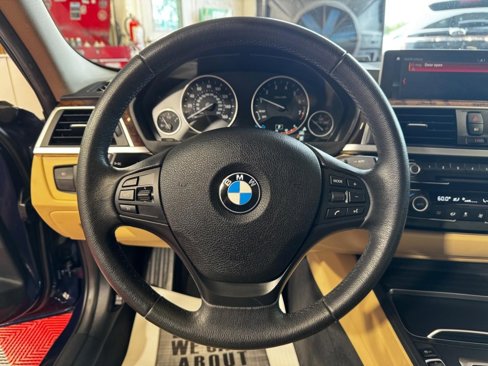 Used 2018 BMW 320i Sedan image 18
