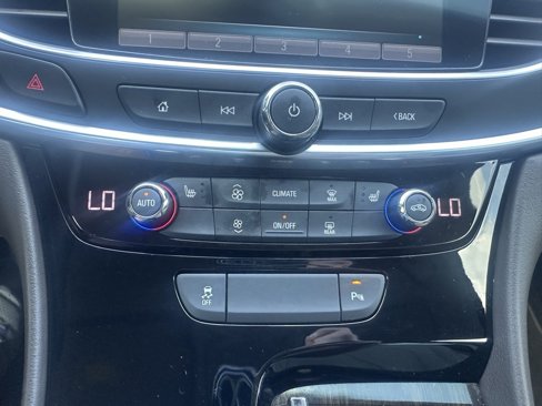 Used 2019 Buick LaCrosse Essence image 16