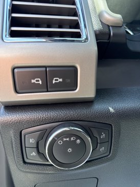 Used 2016 Ford F150 Lariat image 19