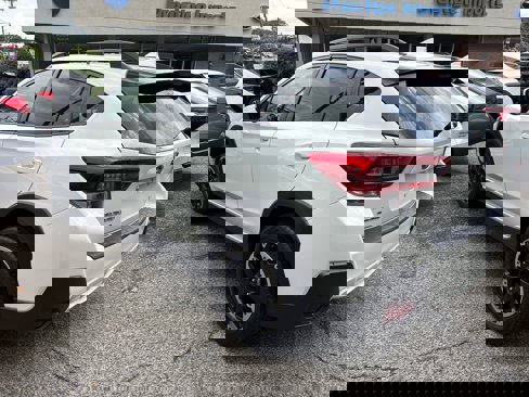 Used 2022 Subaru Crosstrek 2.0i Premium image 5