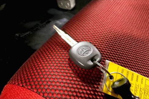 Used 2000 Toyota MR2 image 12