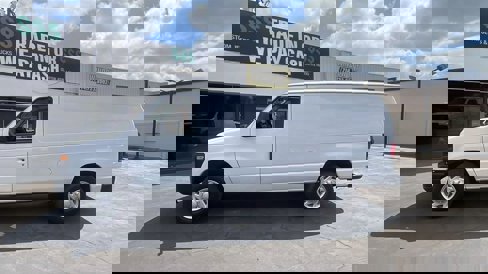 Used 2013 Ford E-150 and Econoline 150 image 2