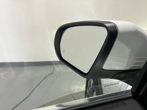 Used 2021 Mercedes-Benz GLA 250 4MATIC w/ Premium Package image 14