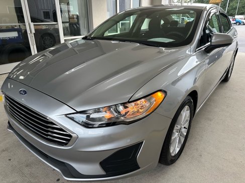 Used 2020 Ford Fusion SE image 3