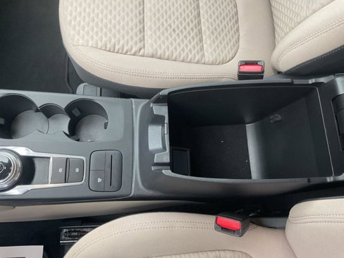 Used 2021 Ford Escape SE w/ Cold Weather Package image 18
