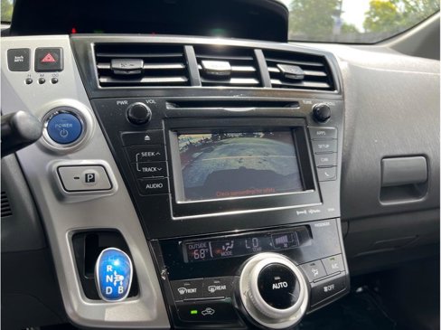 Used 2012 Toyota Prius V Five image 10