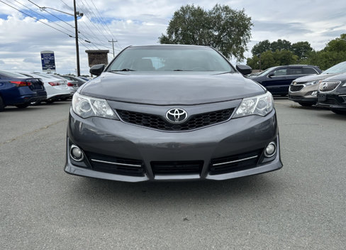 Used 2014 Toyota Camry SE image 2