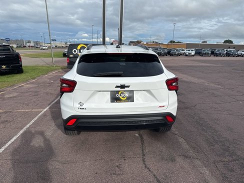 New 2025 Chevrolet Trax RS image 4