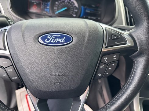 Used 2024 Ford Edge SEL image 13