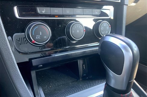 Used 2020 Volkswagen GTI SE image 32