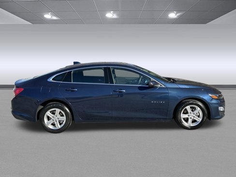 Used 2022 Chevrolet Malibu LT image 2