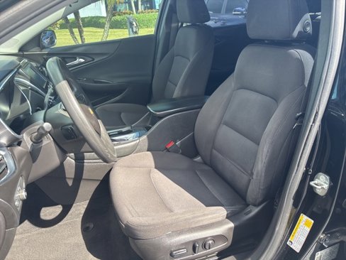 Used 2018 Chevrolet Malibu LT image 8