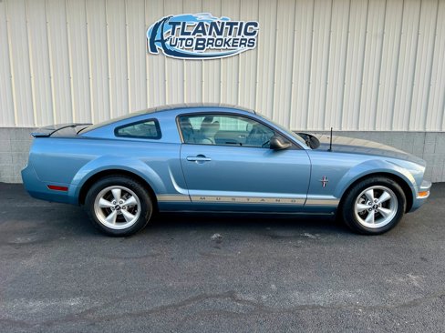 Used 2008 Ford Mustang Premium image 3