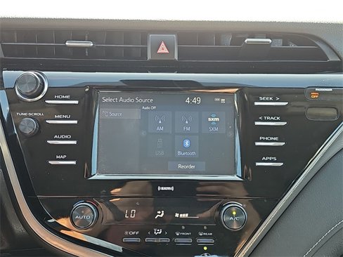 Used 2020 Toyota Camry SE image 11
