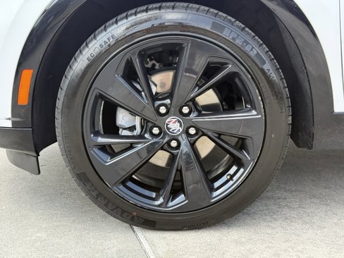 Used 2023 Buick Envision Preferred image 12