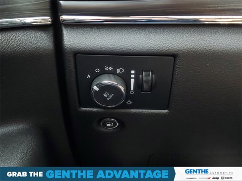 Used 2019 Jeep Grand Cherokee Limited w/ Luxury Group II image 15