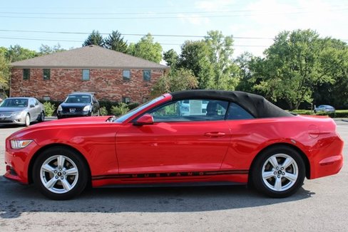 Used 2016 Ford Mustang Convertible image 5