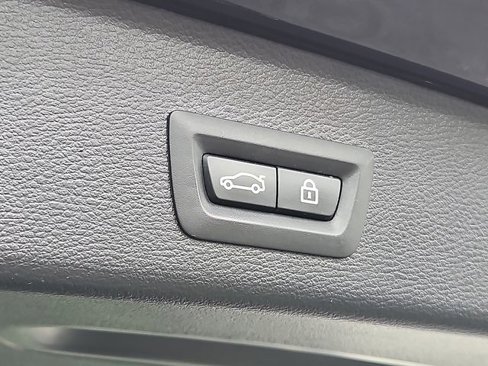 Used 2017 BMW X3 xDrive28i image 32