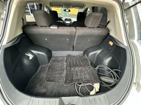 Used 2013 Nissan Leaf SV image 35