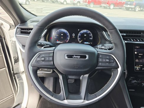 Used 2024 Jeep Grand Cherokee Altitude image 21