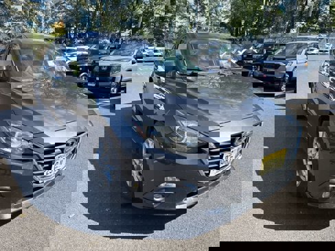 Used 2016 MAZDA MAZDA3 i Touring w/ Popular Equipment Package image 5