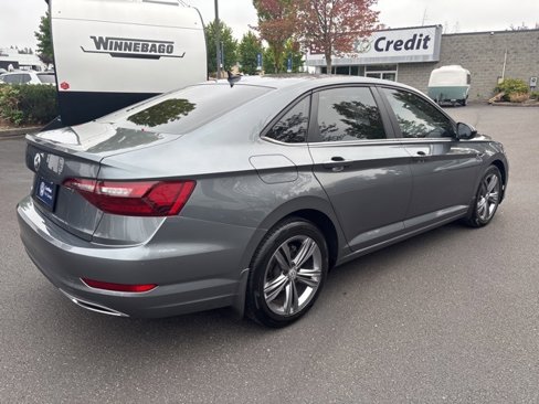 Certified 2021 Volkswagen Jetta R-Line image 3