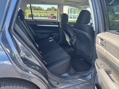 Used 2014 Subaru Outback 2.5i Premium image 16