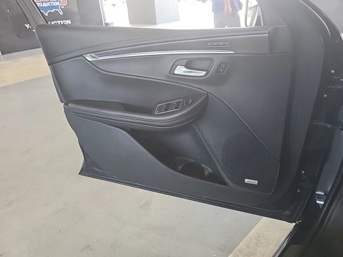 Used 2016 Chevrolet Impala LTZ w/ Enhanced Convenience Package image 10