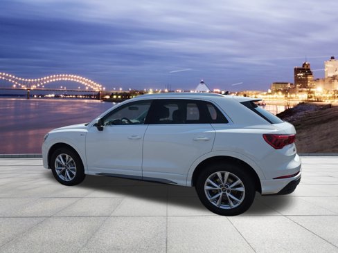 Used 2025 Audi Q3 2.0T Premium w/ Convenience Package image 3