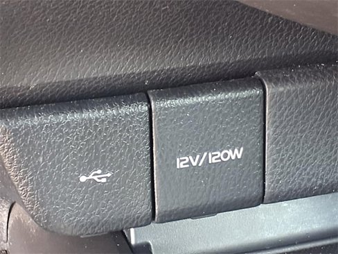 Used 2022 Toyota Camry SE image 8
