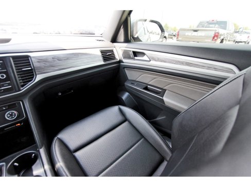 Used 2023 Volkswagen Atlas Cross Sport SE image 12