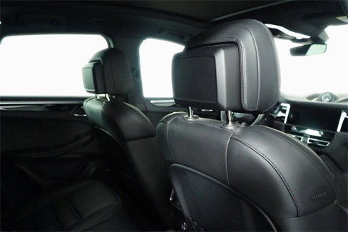 Used 2022 Porsche Macan image 35