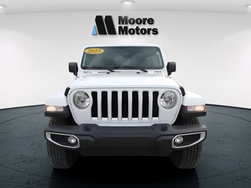 Used 2018 Jeep Wrangler Unlimited Sahara image 8