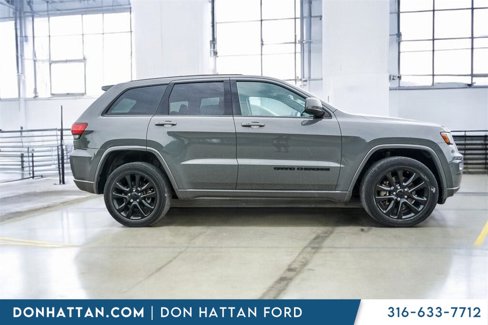 Used 2021 Jeep Grand Cherokee Laredo X image 26