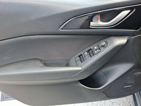 Used 2015 MAZDA MAZDA3 i Touring w/ Technology Package image 13