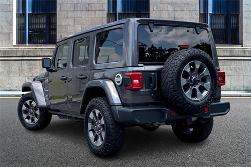 Used 2018 Jeep Wrangler Unlimited Sahara image 10