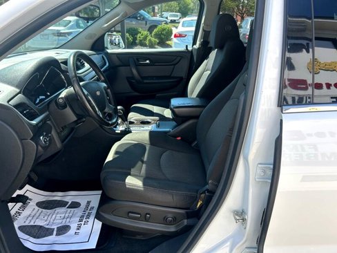 Used 2016 Chevrolet Traverse LT w/ Style and Technology Package image 9