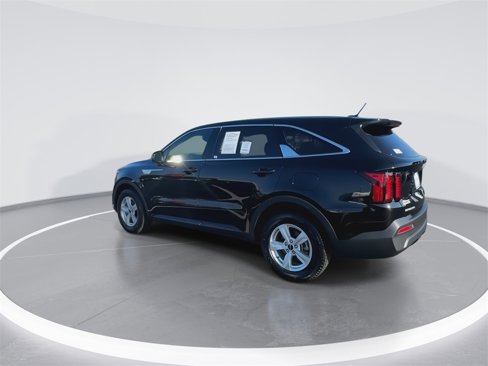 Used 2023 Kia Sorento LX image 6