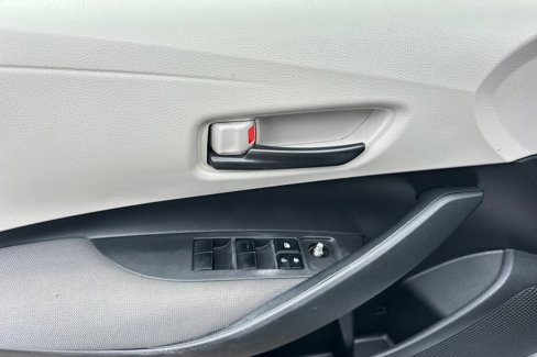 Used 2022 Toyota Corolla LE image 11