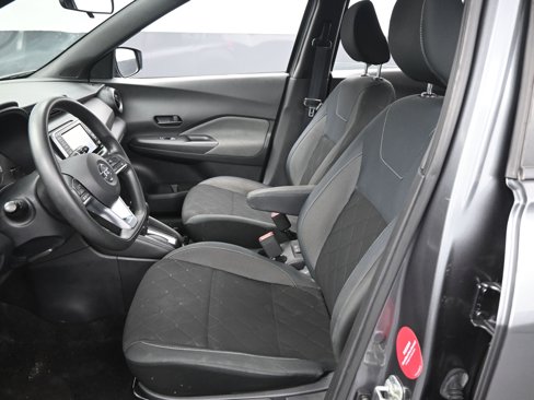 Used 2019 Nissan Kicks S image 10