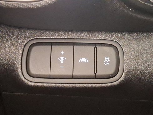 Used 2020 Hyundai Venue SE image 23