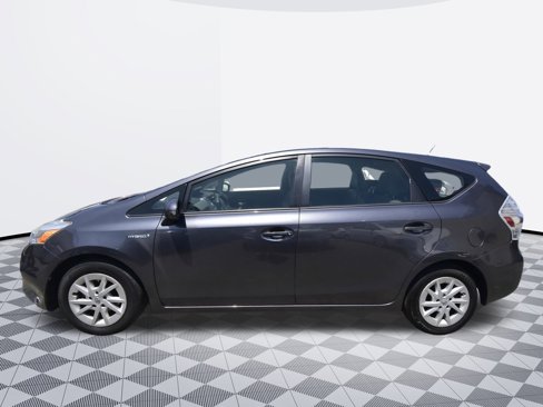 Used 2014 Toyota Prius V Three image 3