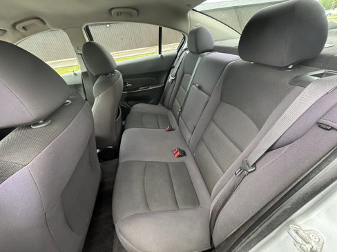 Used 2013 Chevrolet Cruze LT image 12