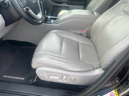 Used 2018 Toyota Highlander XLE image 9