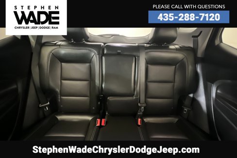 Used 2023 GMC Terrain SLT image 25